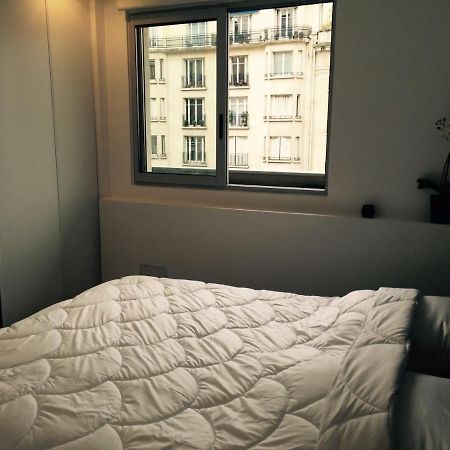 A Deux Pas Des Champs Elysees Paryż Zewnętrze zdjęcie