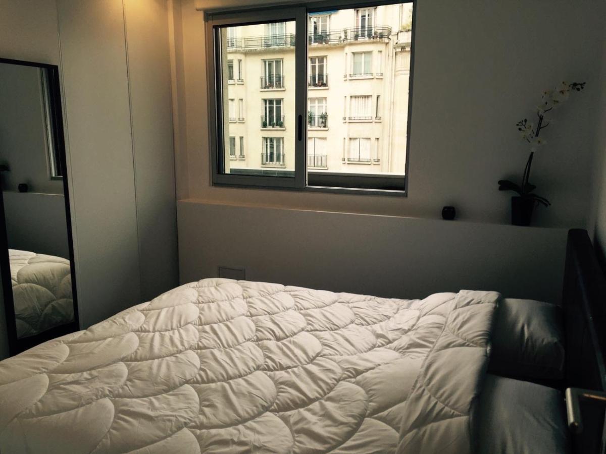 A Deux Pas Des Champs Elysees Paryż Zewnętrze zdjęcie